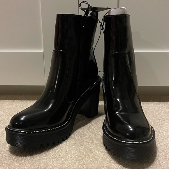 🏷️NWT🏷️ Forever 21 Faux Leather Ankle Boots - Picture 8 of 8